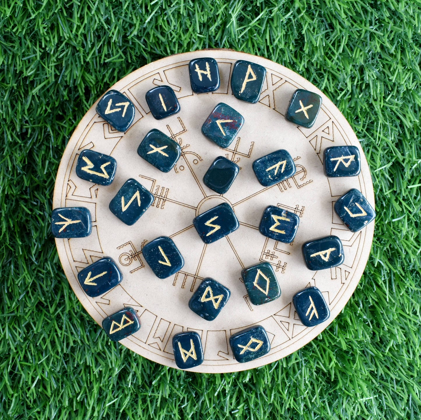 Edler Futhark Bloodstone Rune Set