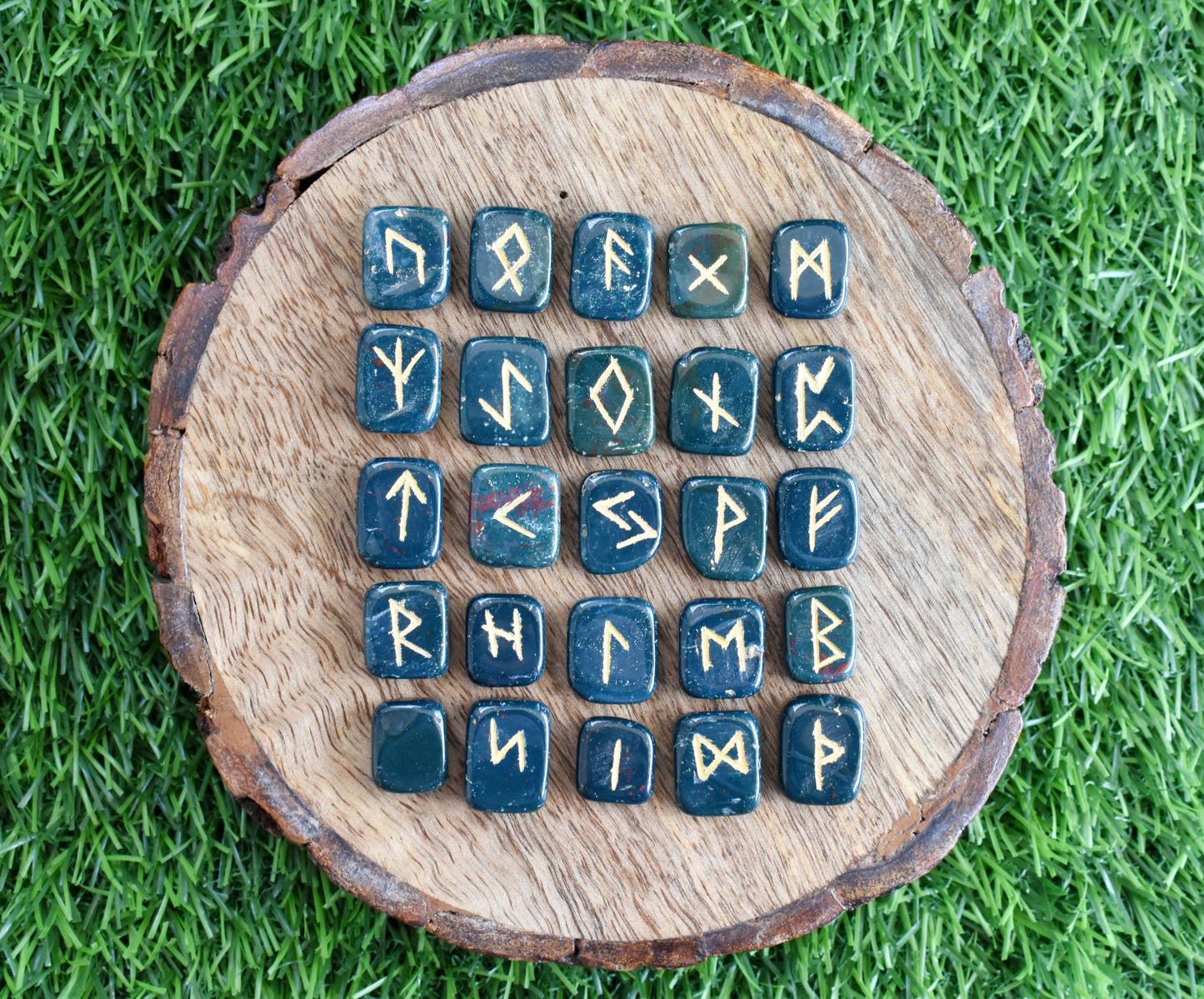 Edler Futhark Bloodstone Rune Set