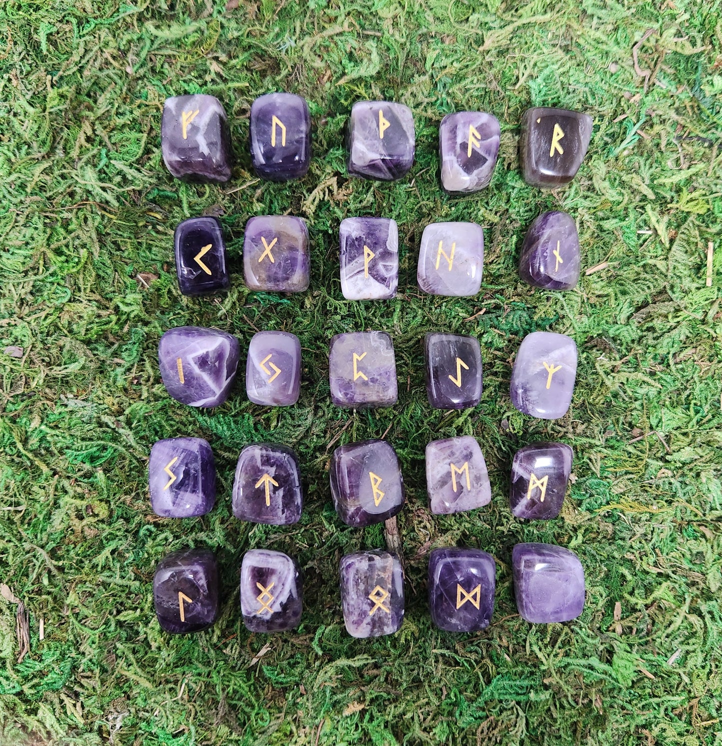 Gemstone Rune Set – Amethyst